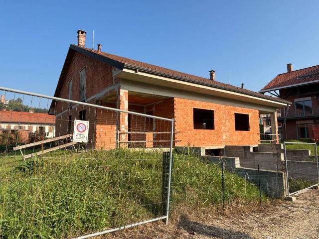 Villa Indipendente in vendita a Piemonte, Asti