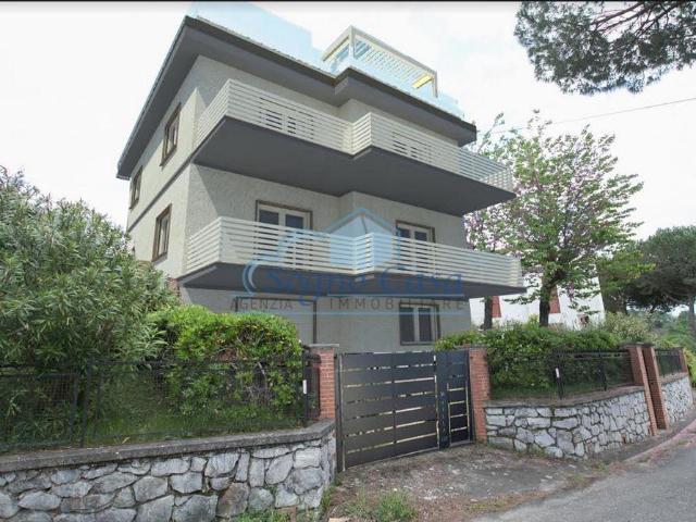 Villa Indipendente in vendita a Cerreta, Castelnuovo Magra