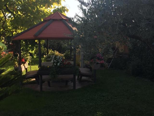 Villa Indipendente in vendita a Castelnuovo Magra, Liguria