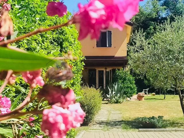 Villa Indipendente in vendita a Molino del Piano, Castelnuovo Magra
