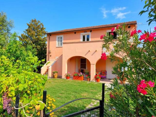Villa Indipendente in vendita a Palvotrisia, Castelnuovo Magra