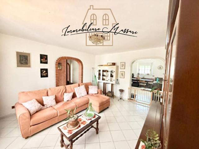 Villa Indipendente in vendita a Castelnuovo Magra, Liguria