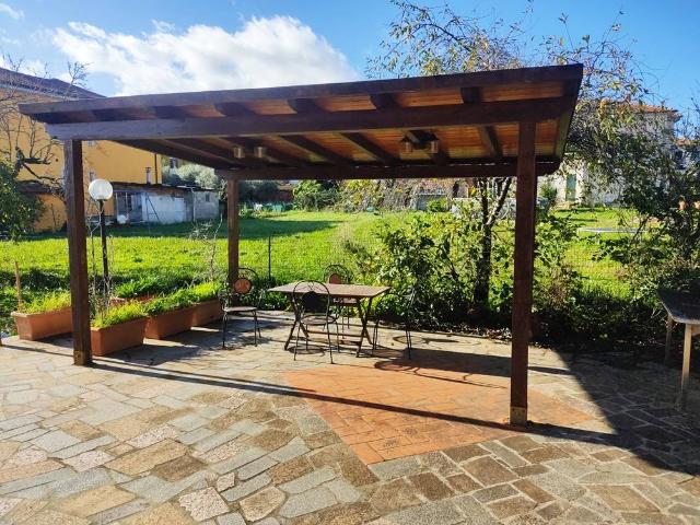 Villa Indipendente in vendita a Castelnuovo Magra, Liguria