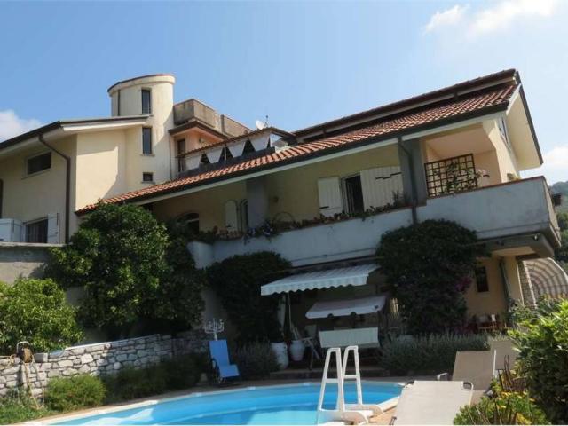 Villa Indipendente in vendita a Castelnuovo Magra, Liguria