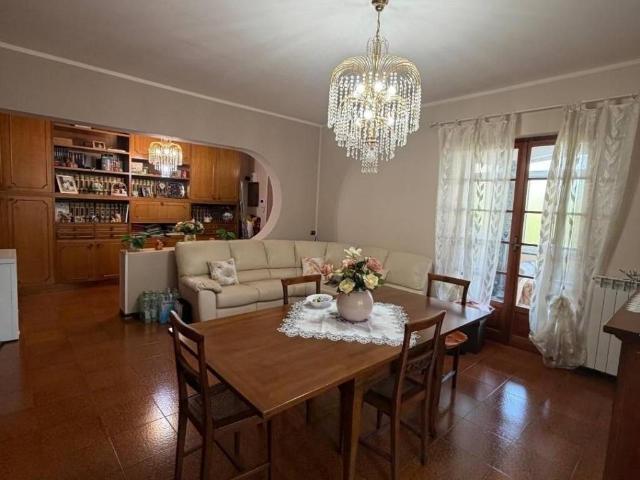 Villa Indipendente in vendita a Castelnuovo Magra, Liguria