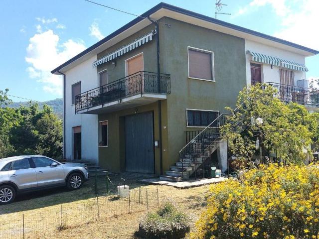 Villa Indipendente in vendita a Castelnuovo Magra, Liguria