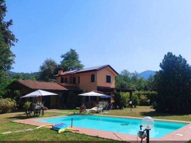 Villa Indipendente in vendita a Colombiera-Molicciara, Castelnuovo Magra