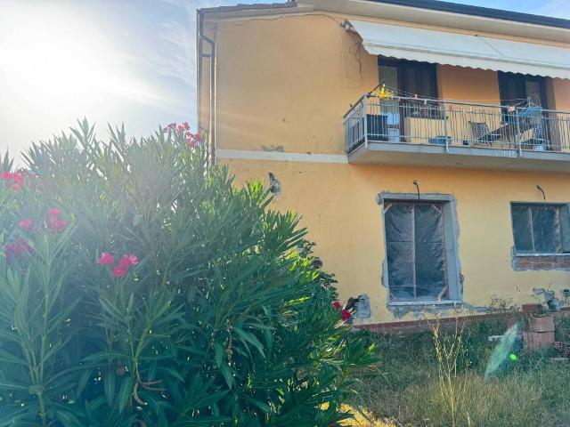 Villa Indipendente in vendita a Unione di comuni Montana Lunigiana, Castelnuovo Magra