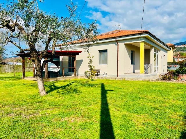 Villa Indipendente in vendita a Cerreta, Castelnuovo Magra