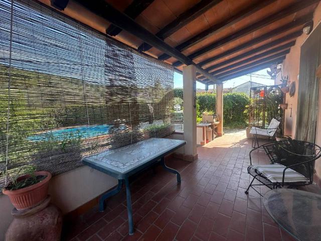 Villa Indipendente in vendita a Castelnuovo Magra, Liguria