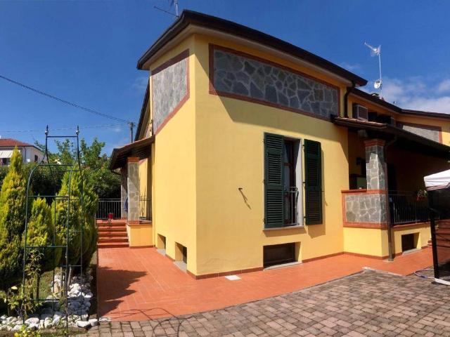 Villa Indipendente in vendita a Cerreta, Castelnuovo Magra