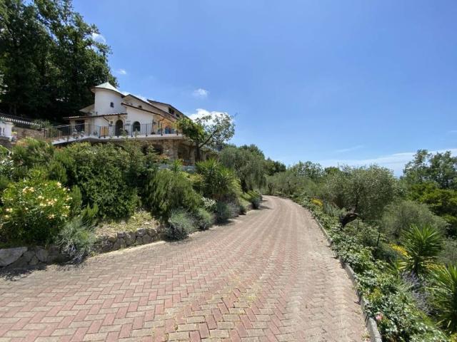 Villa Indipendente in vendita a Cerreta, Castelnuovo Magra