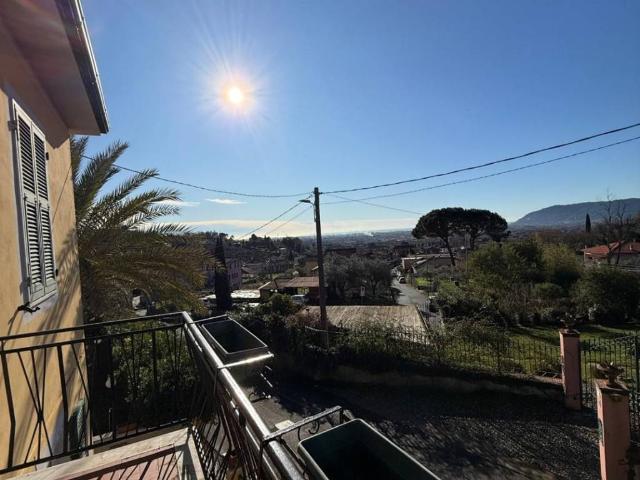 Villa Indipendente in vendita a Cerreta, Castelnuovo Magra