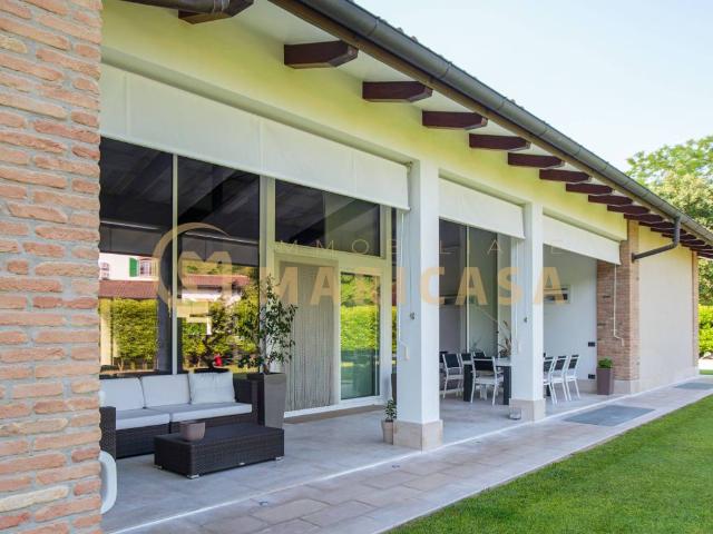Villa Indipendente in vendita a Unione di comuni Terre di Castelli, Castelnuovo Rangone