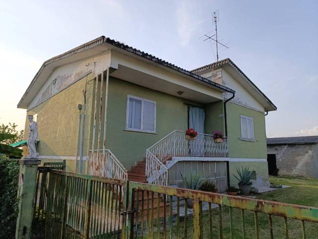 Villa Indipendente in vendita a Unione di comuni Terre di Castelli, Castelnuovo Rangone