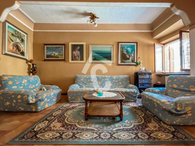 Villa Indipendente in vendita a Macine, Marche