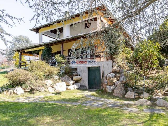 Villa Indipendente in vendita a Nasca, Castelveccana