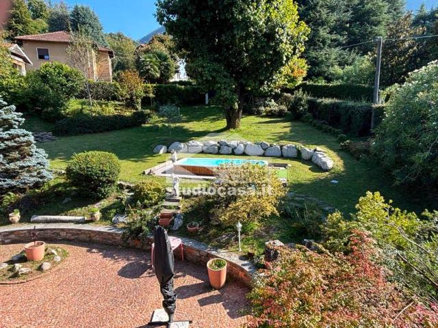 Villa Indipendente in vendita a Pessina, Castelveccana
