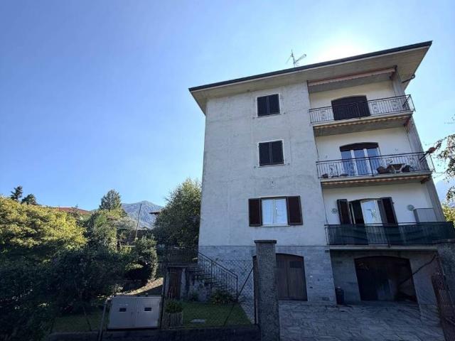 Villa Indipendente in vendita a Ronchiano, Castelveccana
