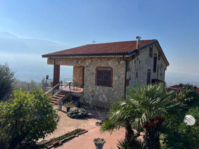 Villa Indipendente in vendita a Castelvenere, Campania
