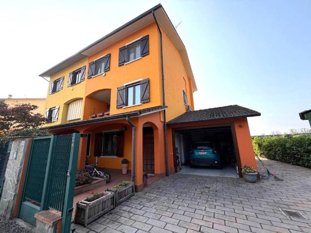 Villa Indipendente in vendita a Castelverde, Lombardia