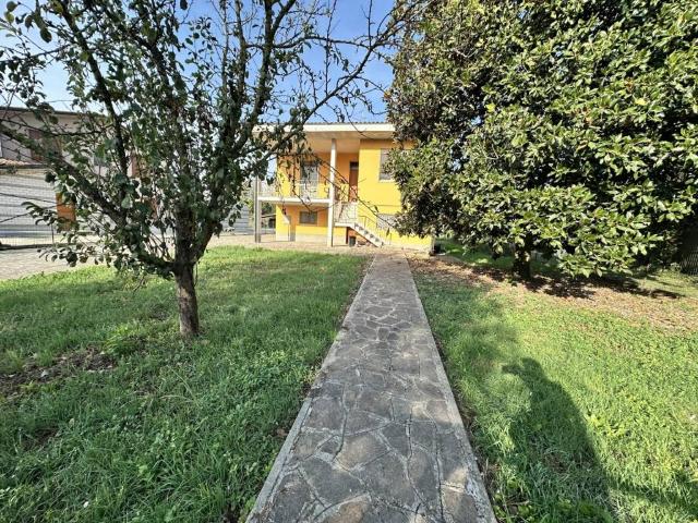 Villa Indipendente in vendita a Livrasco, Castelverde