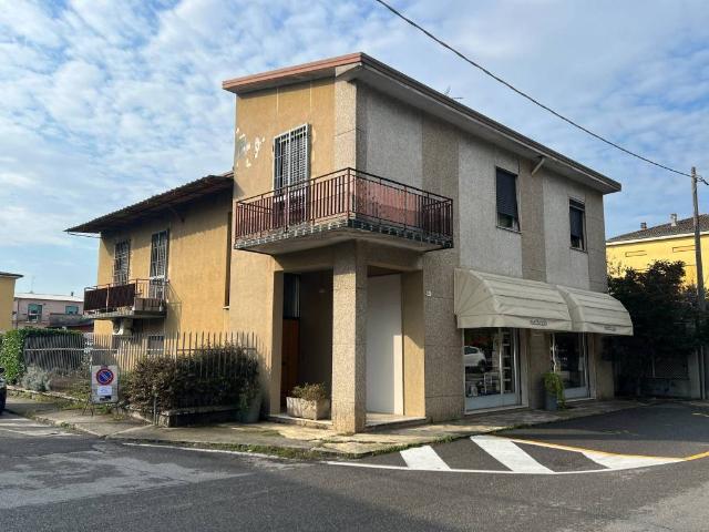 Villa Indipendente in vendita a Castelverde, Lombardia
