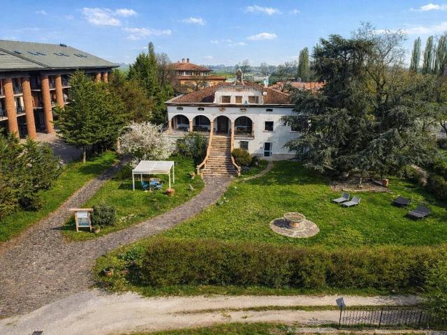 Villa Indipendente in vendita a Castelverde, Lombardia