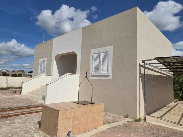 Villa Indipendente in vendita a Castelvetrano, Sicilia