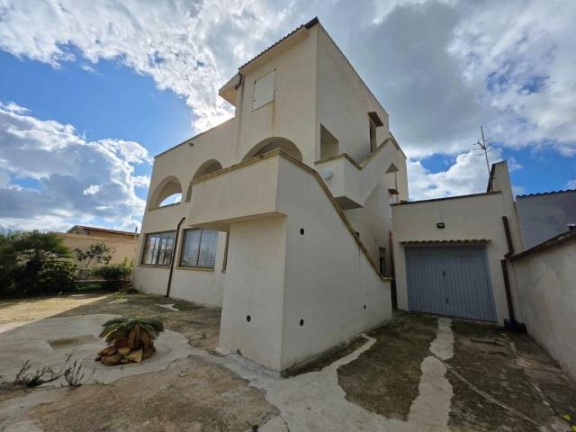 Villa Indipendente in vendita a Castelvetrano, Sicilia