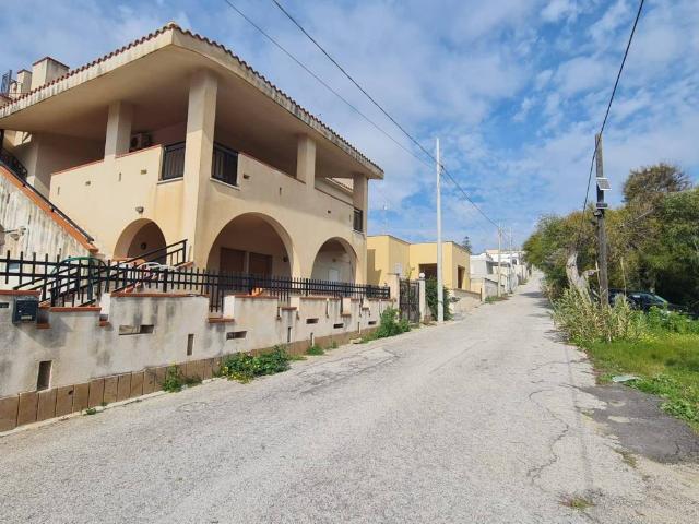 Villa Indipendente in vendita a Castelvetrano, Sicilia