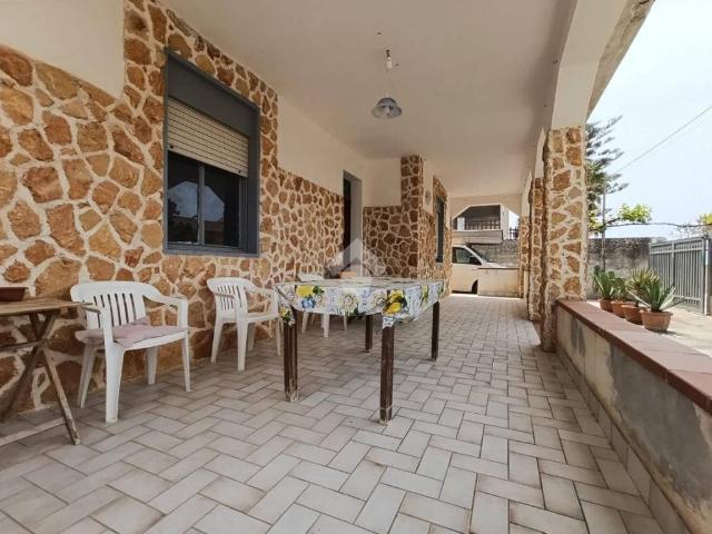 Villa Indipendente in vendita a Castelvetrano, Sicilia