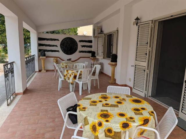 Villa Indipendente in vendita a Castelvetrano, Sicilia