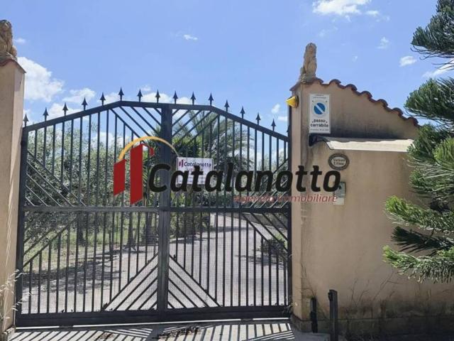 Villa Indipendente in vendita a Castelvetrano, Sicilia