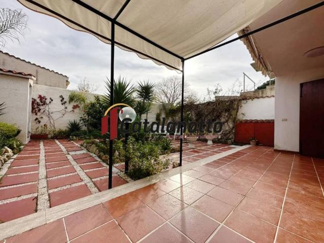 Villa Indipendente in vendita a Castelvetrano, Sicilia