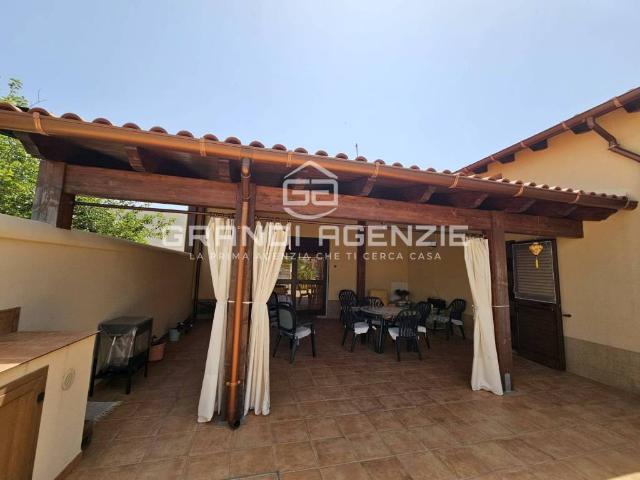 Villa Indipendente in vendita a Castelvetrano, Sicilia