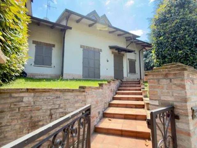 Villa Indipendente in vendita a Castelvetro di Modena, Modena