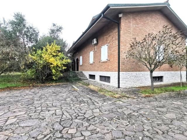 Villa Indipendente in vendita a Unione di comuni Terre di Castelli, Castelvetro Di Modena