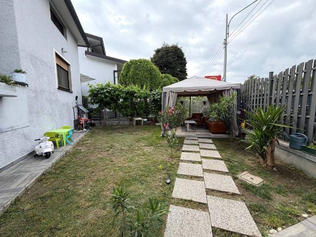 Villa Indipendente in vendita a Castelvetro Piacentino, Reggio Emilia