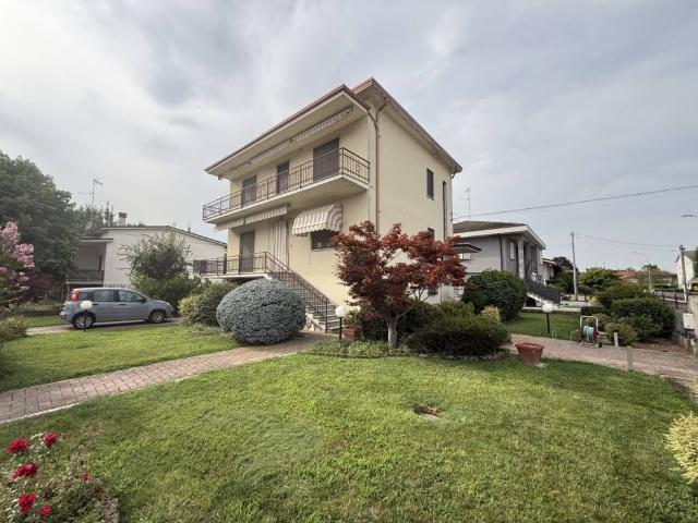 Villa Indipendente in vendita a Casenuove, Castelvetro Piacentino
