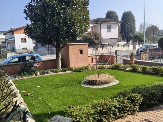 Villa Indipendente in vendita a Castelvetro Piacentino, Reggio Emilia