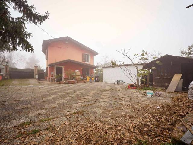 Villa Indipendente in vendita a Castelvetro Piacentino, Reggio Emilia