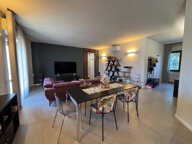 Villa Indipendente in vendita a Castelvetro Piacentino, Reggio Emilia