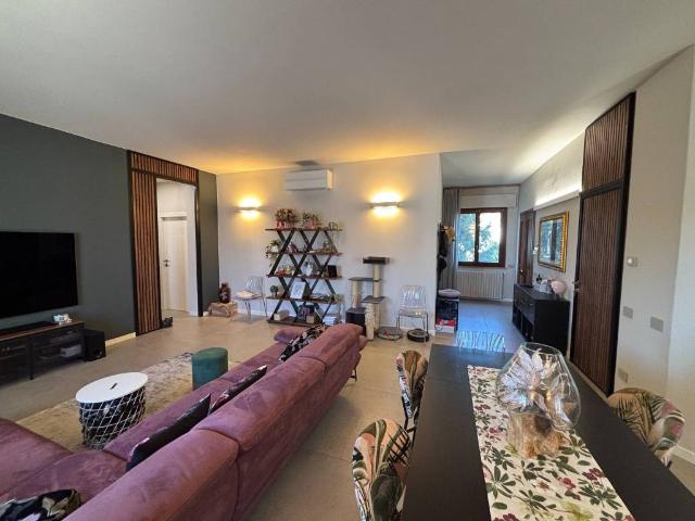 Villa Indipendente in vendita a Castelvetro Piacentino, Reggio Emilia