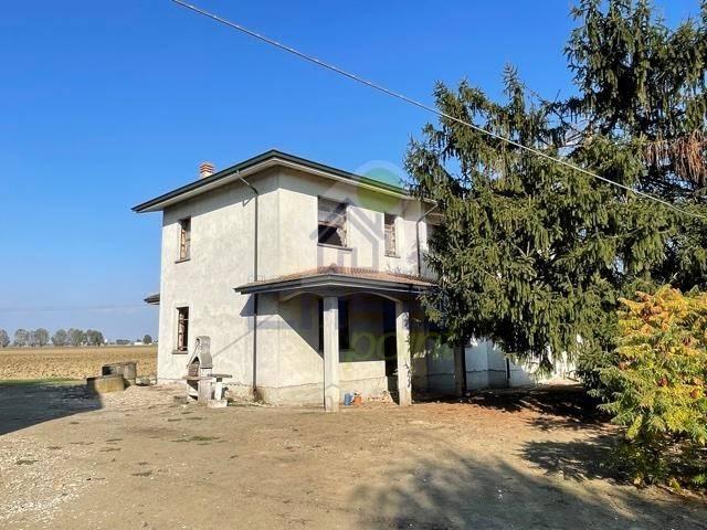 Villa Indipendente in vendita a Casenuove, Castelvetro Piacentino