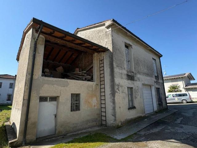 Villa Indipendente in vendita a Castelvetro Piacentino, Reggio Emilia