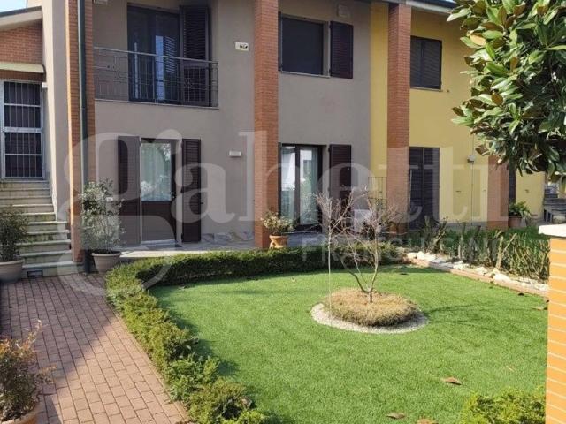 Villa Indipendente in vendita a Casenuove, Castelvetro Piacentino