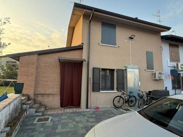 Villa Indipendente in vendita a Castelvisconti, Lombardia