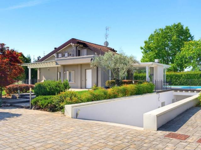 Villa Indipendente in vendita a Castenedolo, Lombardia