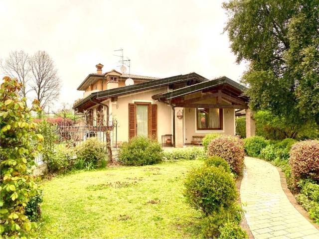 Villa Indipendente in vendita a Castenedolo, Lombardia